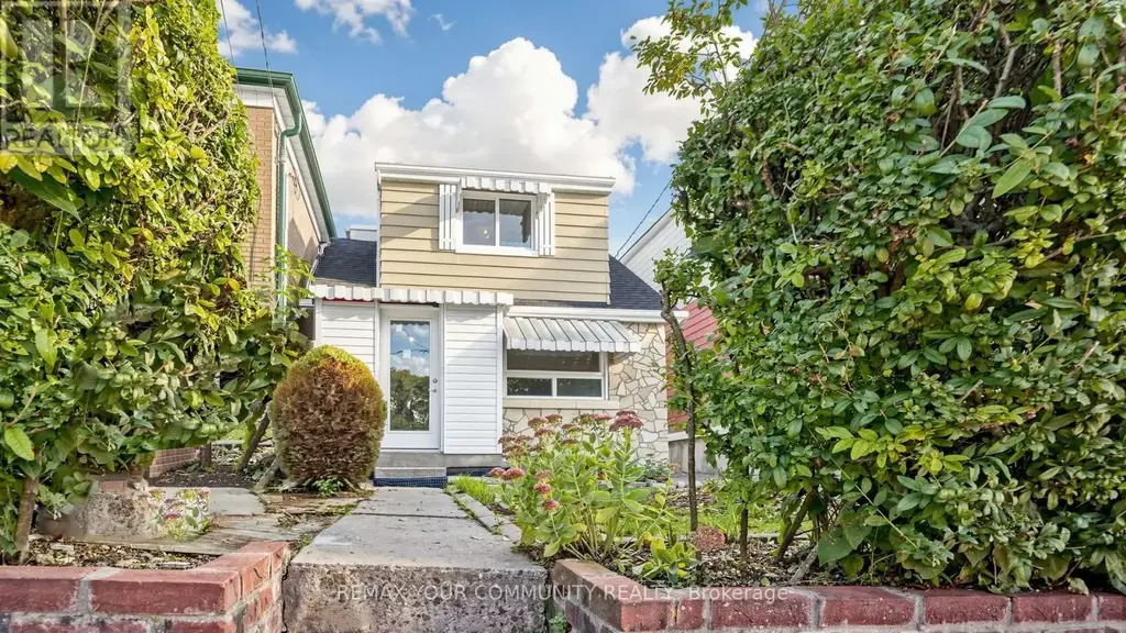 73 Robinson Avenue W, Toronto (Oakridge)