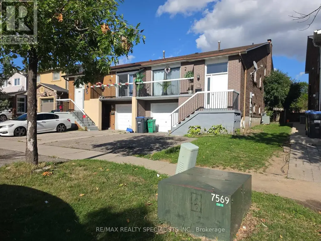 52 Simmons Boulevard, Brampton (Madoc)