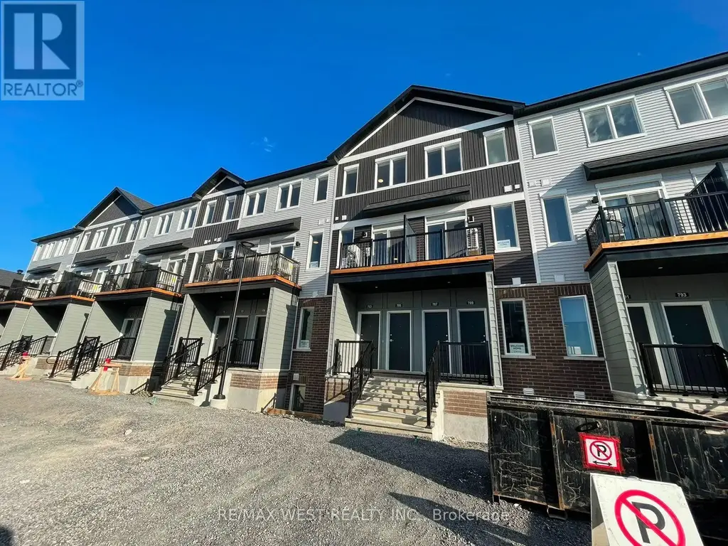 810 Utopie Private, Ottawa