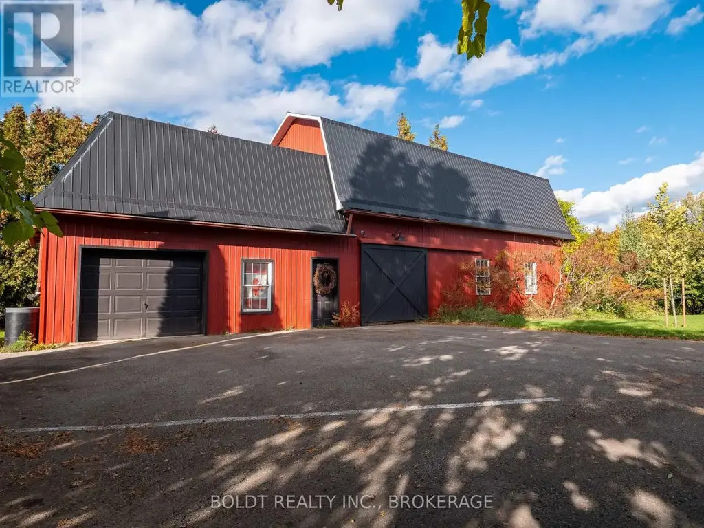 326 Lakeshore Road, Niagara-on-the-Lake (Lakeshore)
