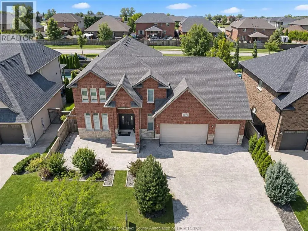 1078 Charlotte, Lakeshore