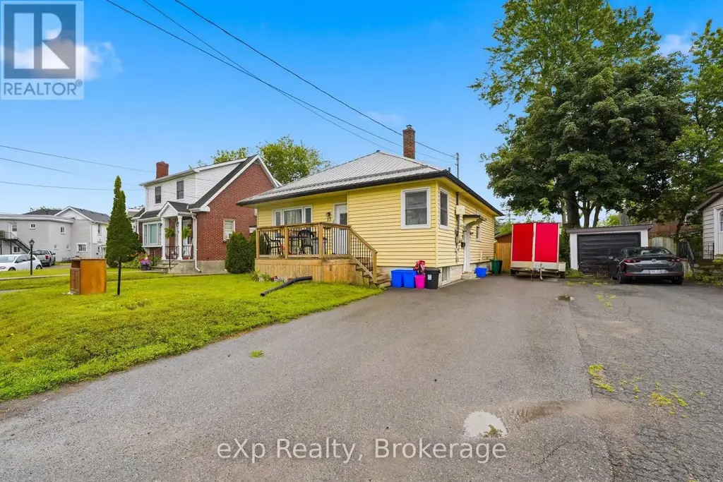 17 Burton Street, Belleville (Belleville Ward)