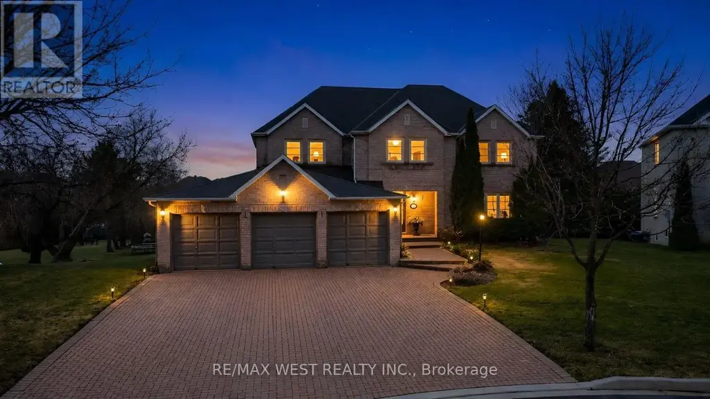 93 Fern Valley Crescent, Richmond Hill (Oak Ridges)