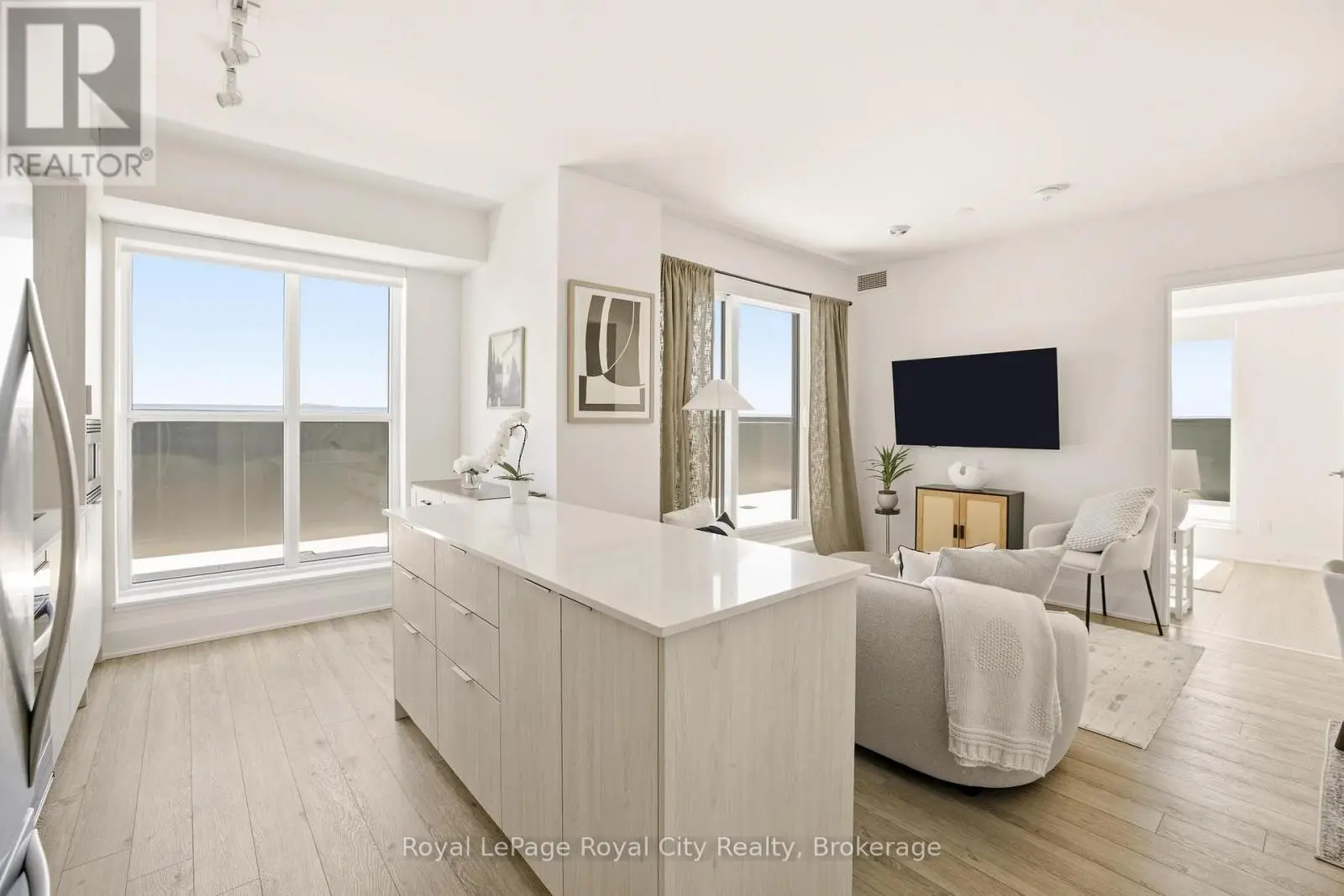 604 - 3071 Trafalgar Road, Oakville (JM Joshua Meadows)