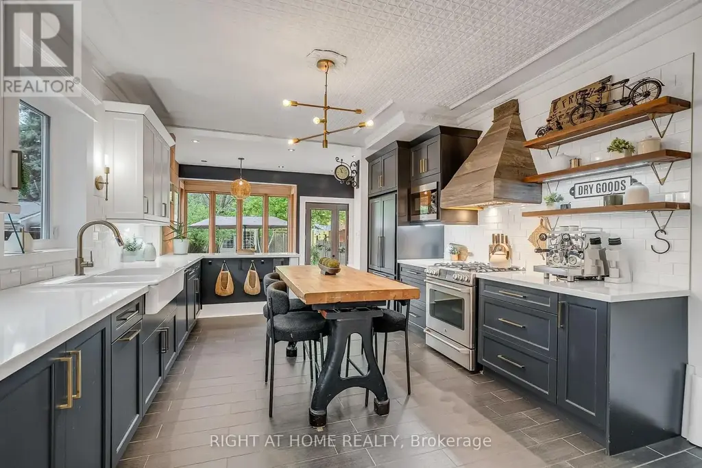 118 Lansdowne Avenue, Toronto (Roncesvalles)