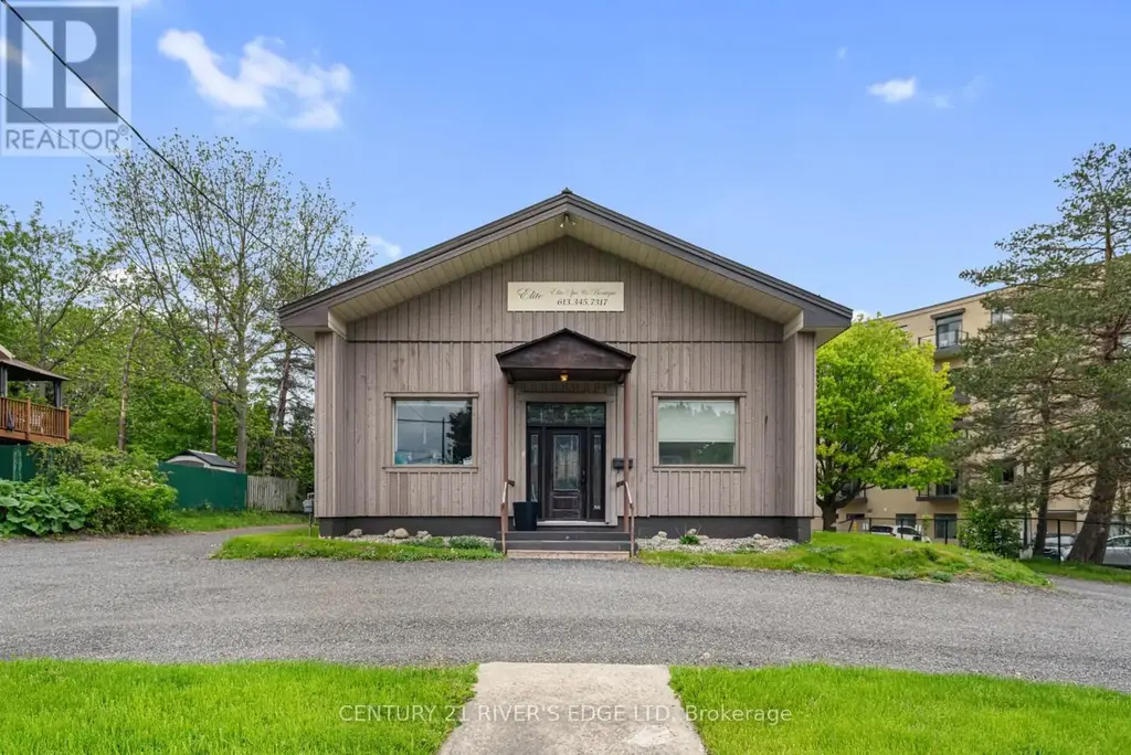 4 Schofield Avenue, Brockville