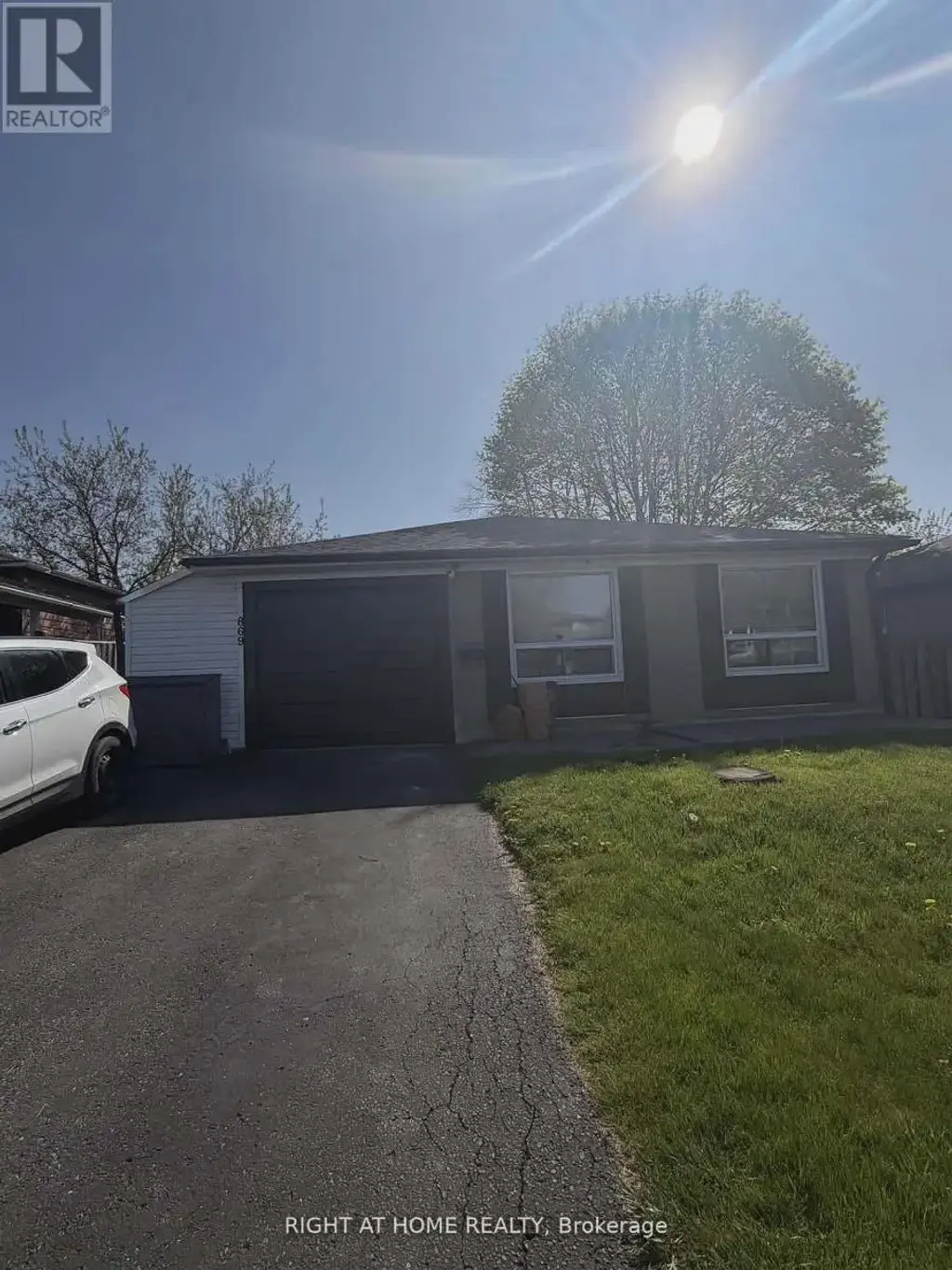 869 Grenoble Boulevard E, Pickering (Bay Ridges)