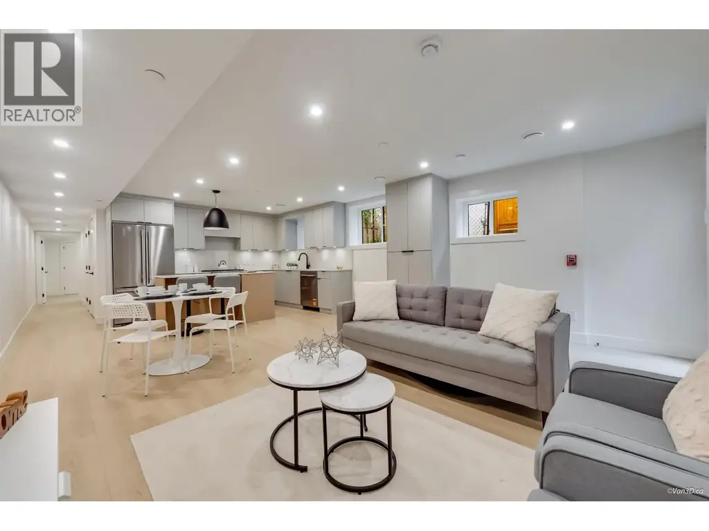 1 7270 17th Avenue, Burnaby