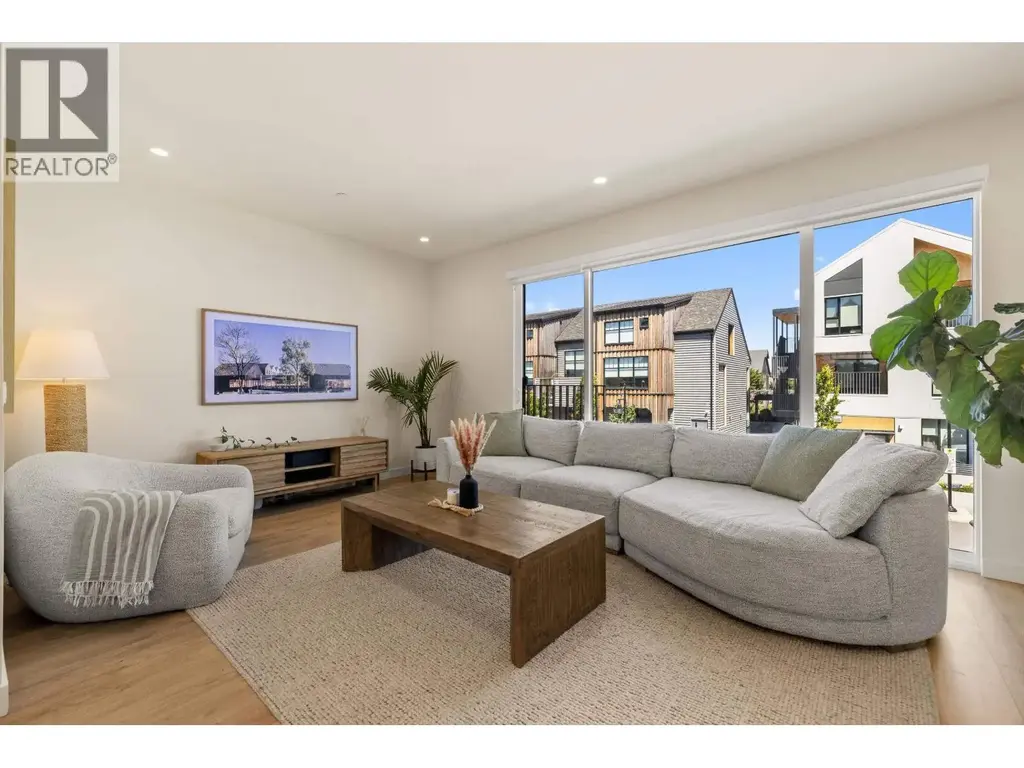 35 6340 Market Avenue, Tsawwassen