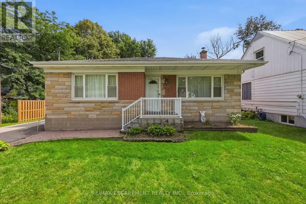 522 Enfield Road, Burlington (LaSalle)