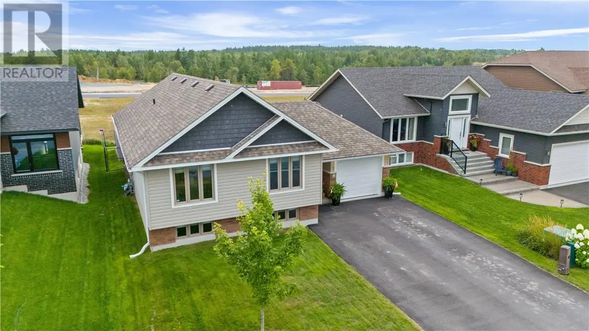 41 Meadowgreen Drive, Garson