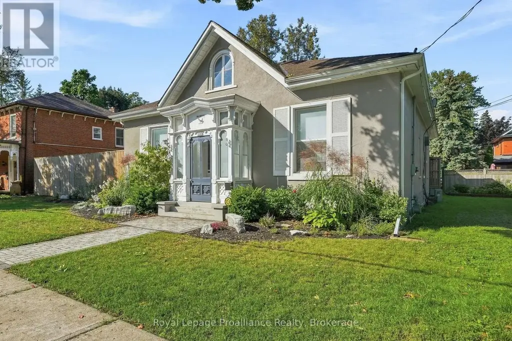 220 Charles Street, Belleville (Belleville Ward)