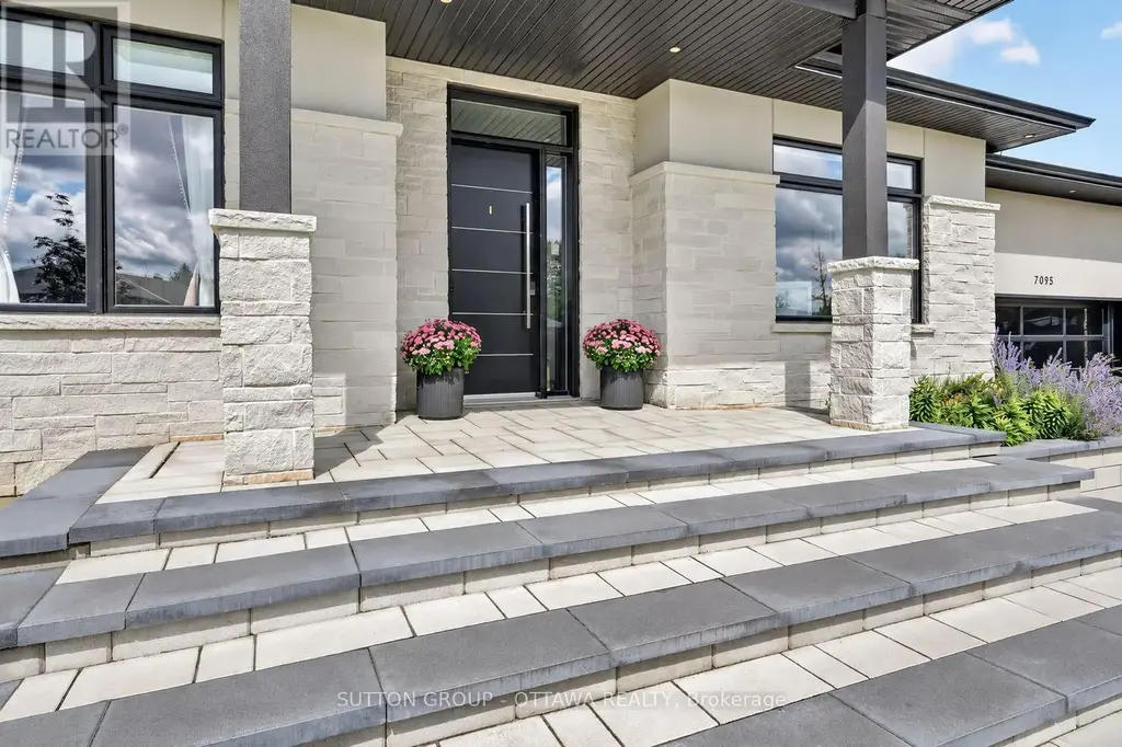 7095 Still Meadow Way, Ottawa