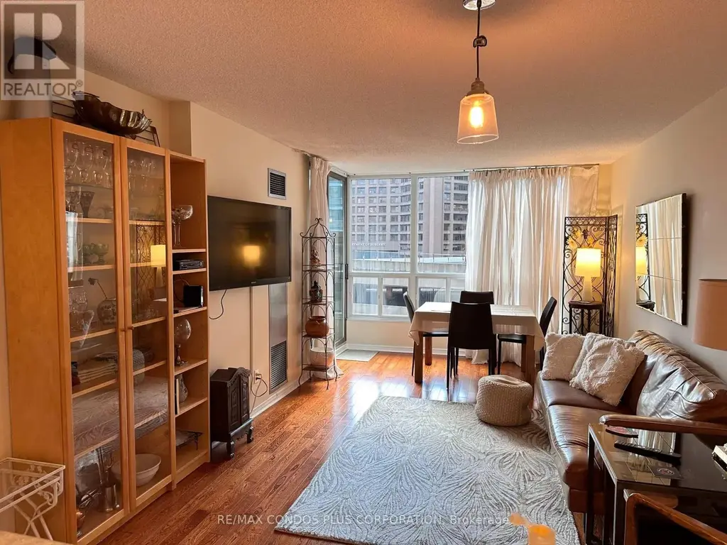 905 - 750 Bay Street, Toronto (Bay Street Corridor)