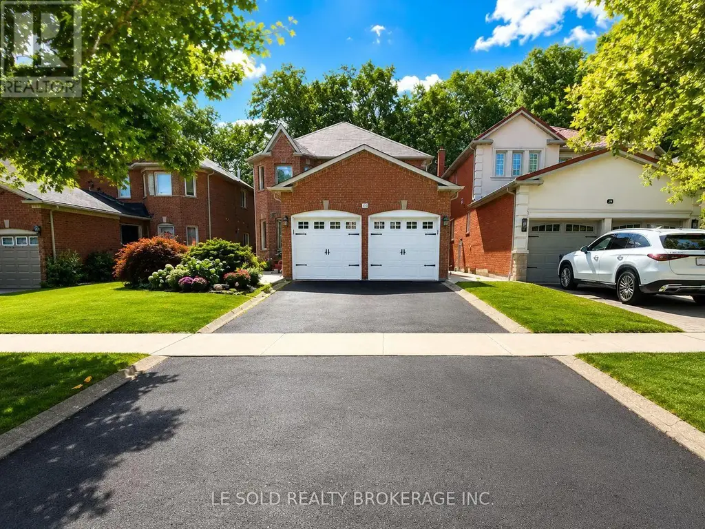 76 Larratt Lane, Richmond Hill (Westbrook)