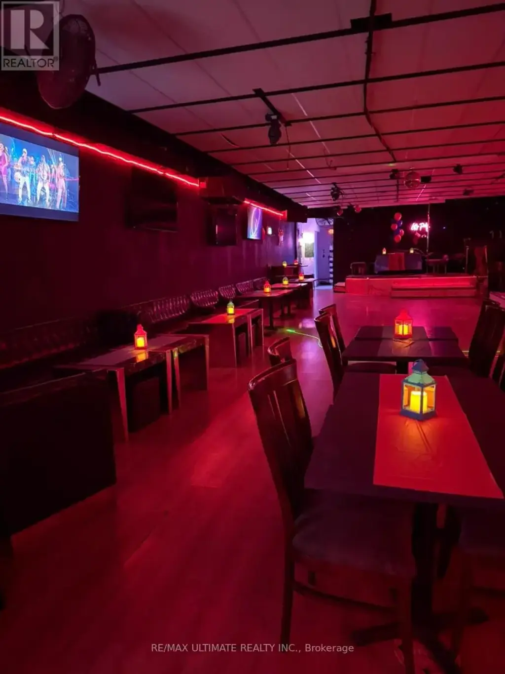 1355 St Clair Avenue W, Toronto (Corso Italia-Davenport)