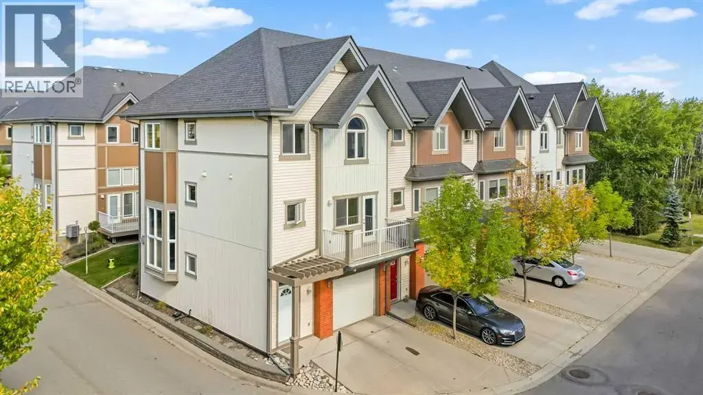 1010 Wentworth Villas Sw, Calgary