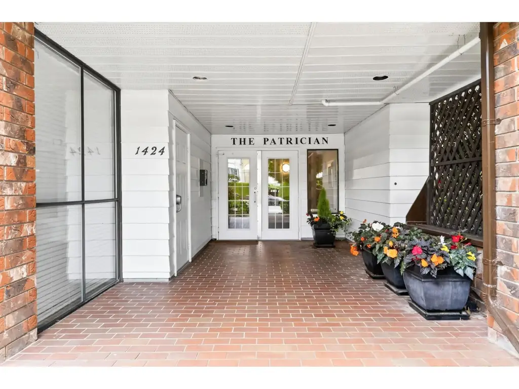 102 1424 Martin Street, White Rock