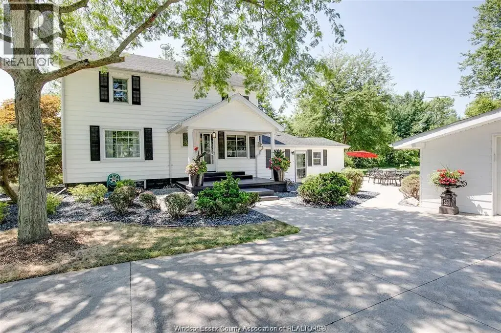 6239 Holden Road, Tecumseh