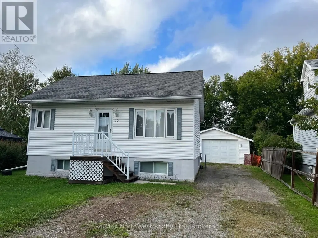 10 Spruce Road, Atikokan