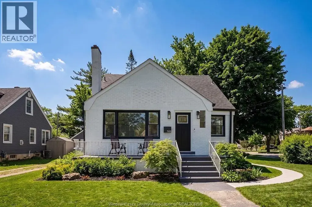 7529 St Rose, Windsor