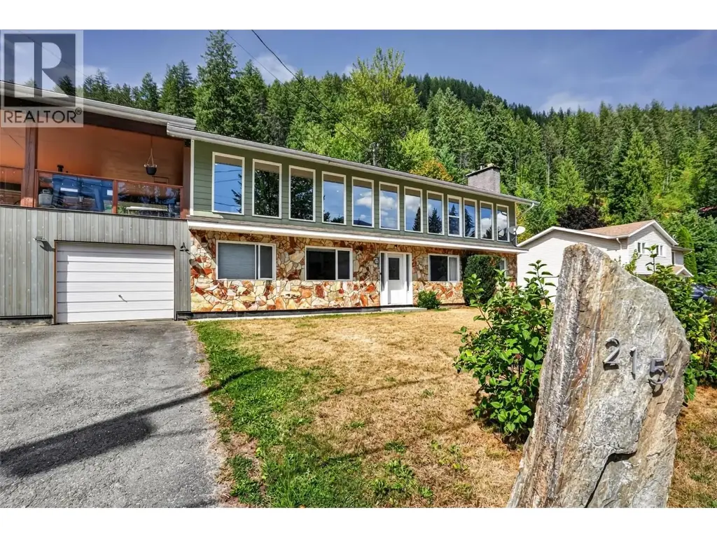 215 Bayview Street, Kaslo