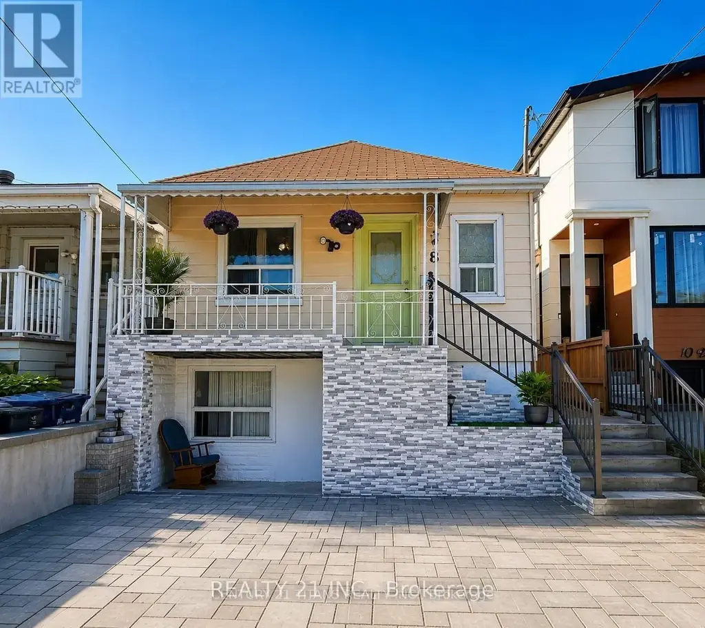 8 Mack Avenue, Toronto (Clairlea-Birchmount)