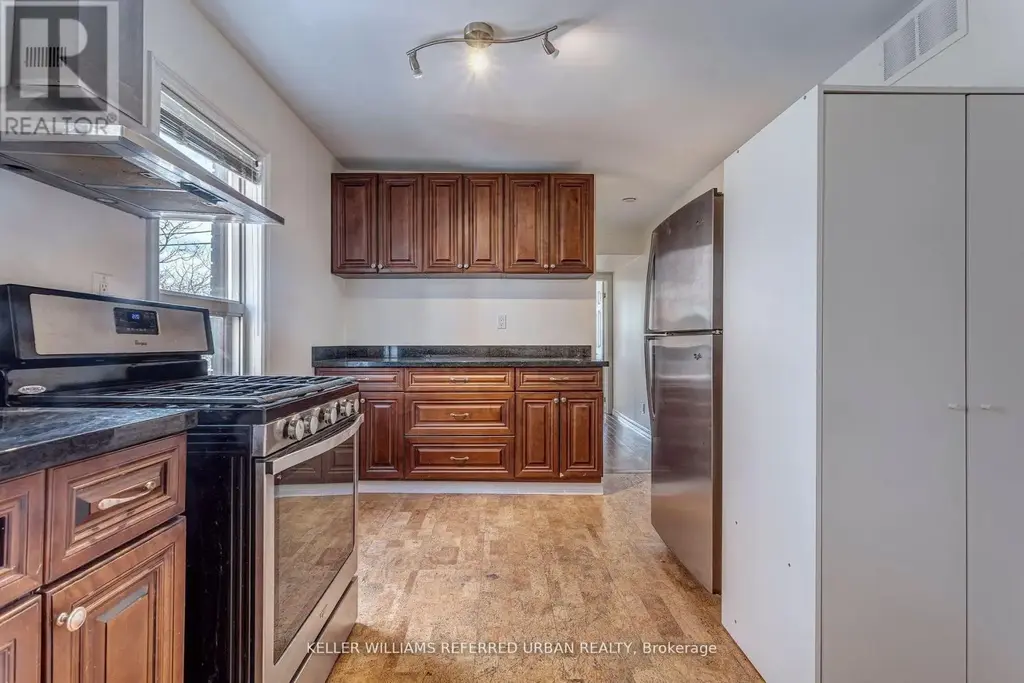 2 - 2976 Lake Shore Boulevard W, Toronto (New Toronto)