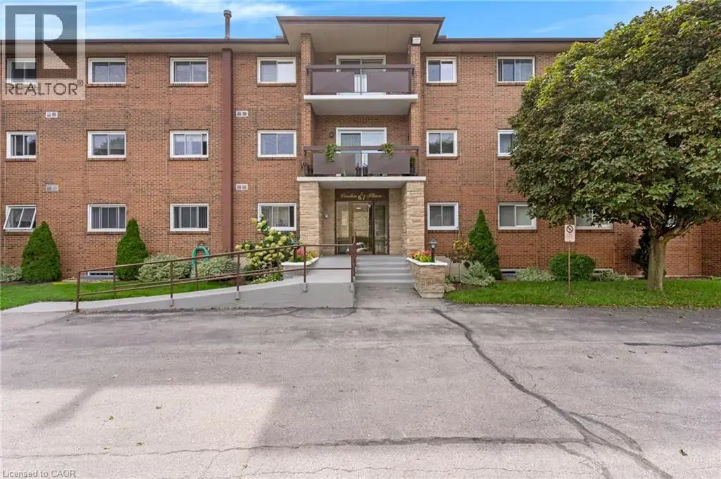67 Breckenridge Drive Unit# 206, Kitchener