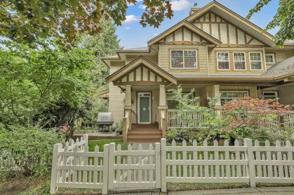 48 2678 King George Boulevard, Surrey