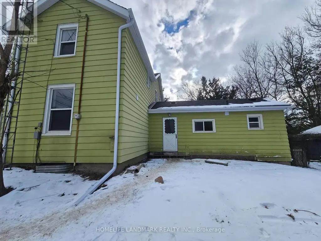 Side Unit (facing North) - 18852 Leslie Street, East Gwillimbury (Sharon)