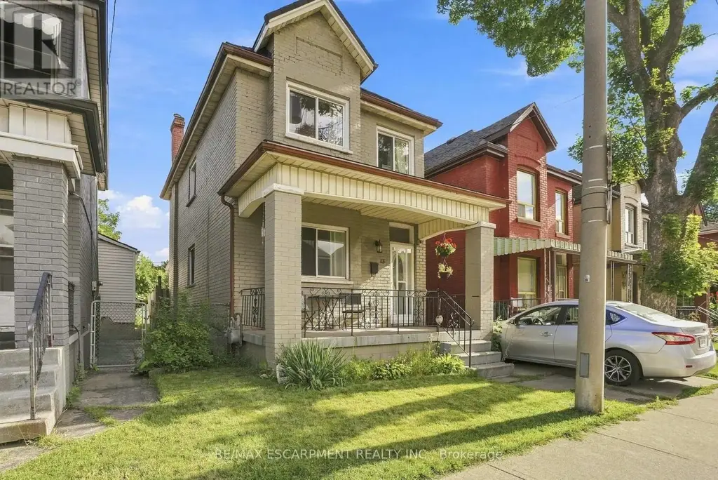 Upper - 15 Clinton Street, Hamilton (Stipley)