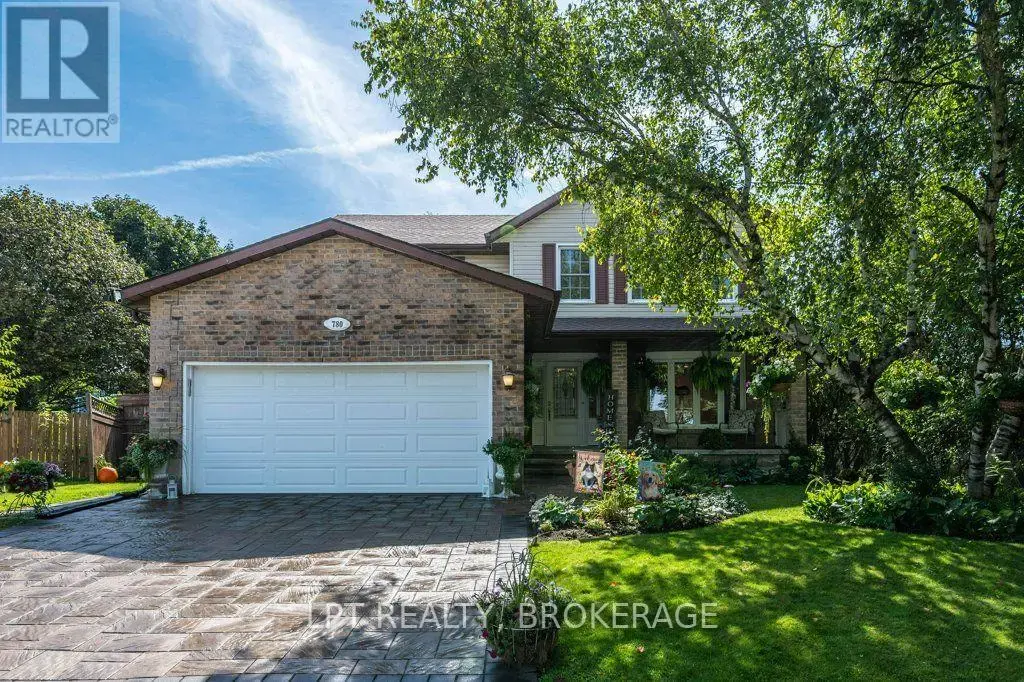 Exterior view of 780 Muirfield Crescent, Kingston (East Gardiners Rd)