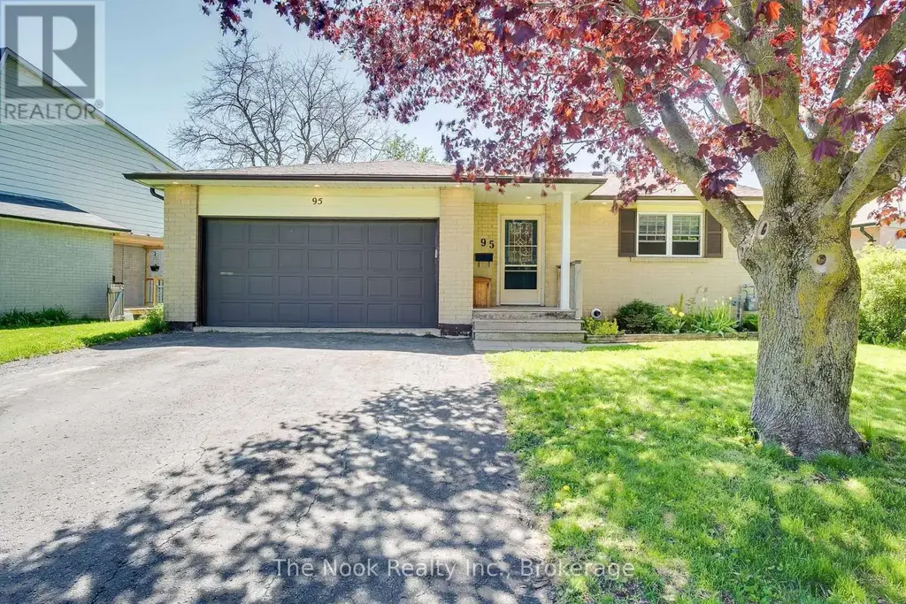 95 Peacock Boulevard, Port Hope