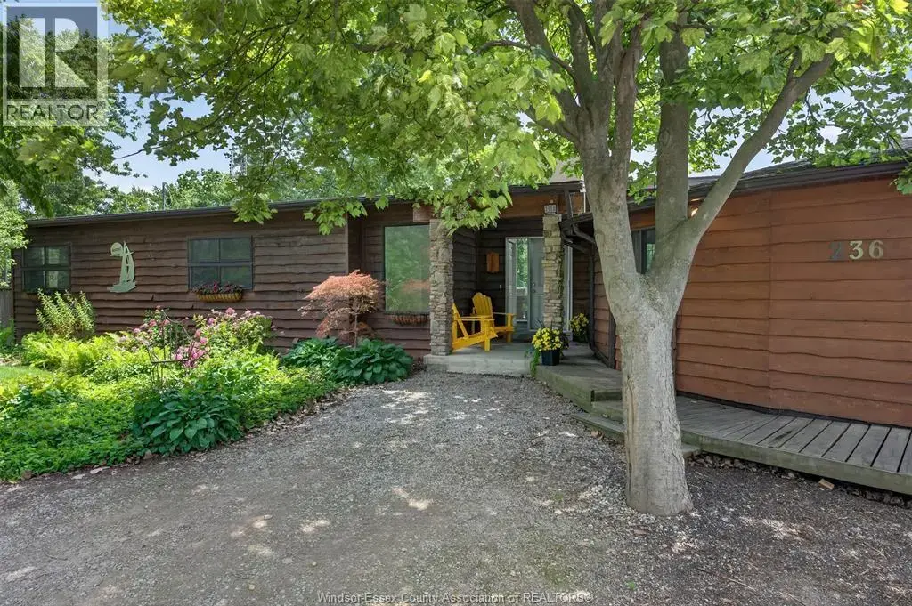 236 Deerbrook Drive, Lakeshore