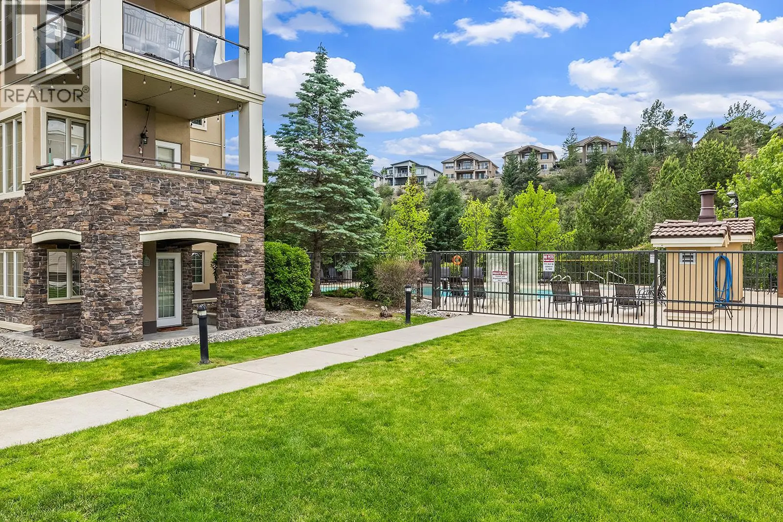 Photo of Listing #10400305