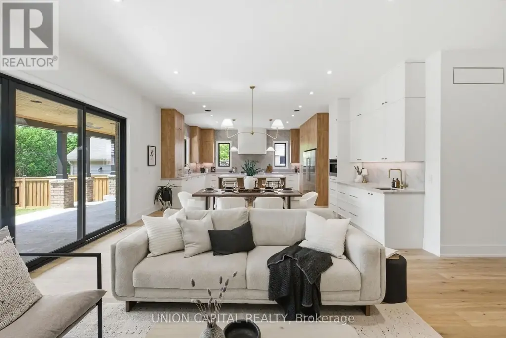 106 Hawthorn Avenue, Whitchurch-Stouffville (Stouffville)