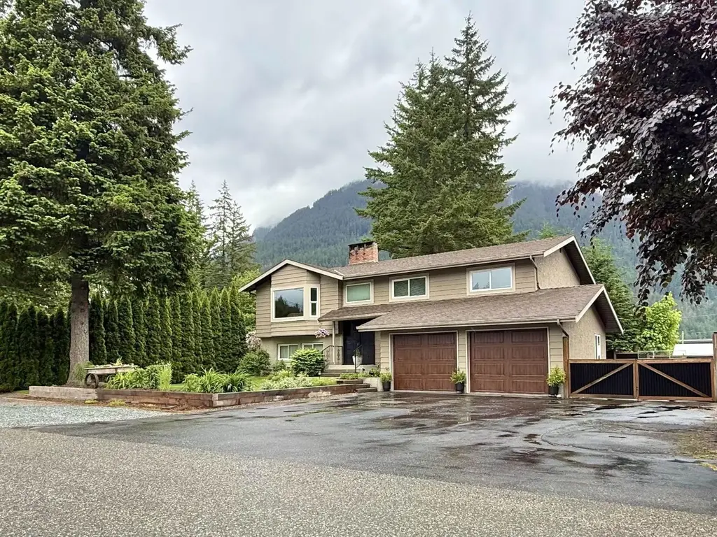 21224 Mountview Crescent, Kawkawa Lake, Hope