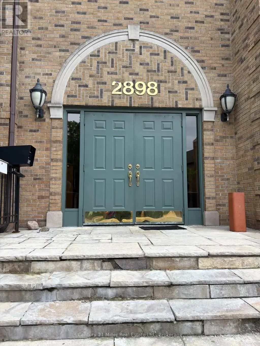 301 - 2898 South Sheridan Way, Oakville (WP Winston Park)