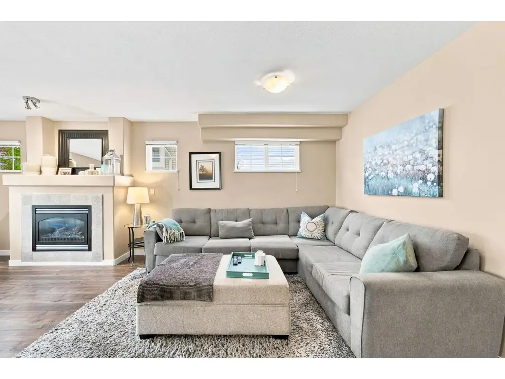 6 6533 121 Street, Surrey