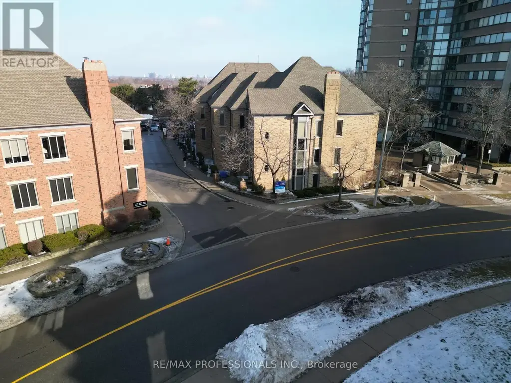 200 - 4255 Sherwoodtowne Boulevard, Mississauga (City Centre)