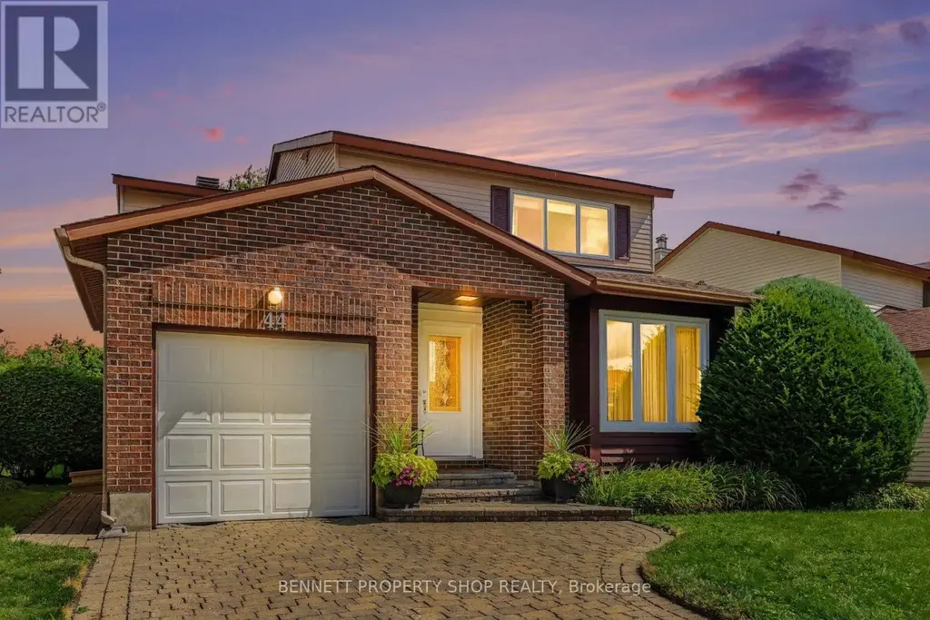 44 Farm Gate Crescent, Ottawa