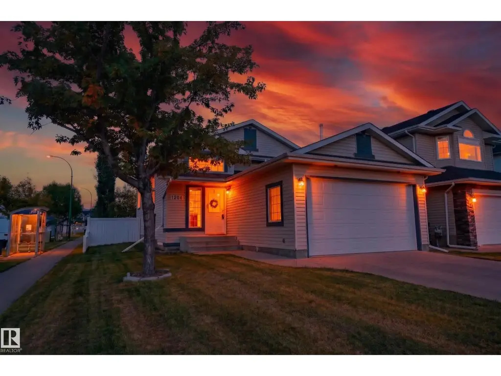 1204 Klarvatten Ct Nw, Edmonton