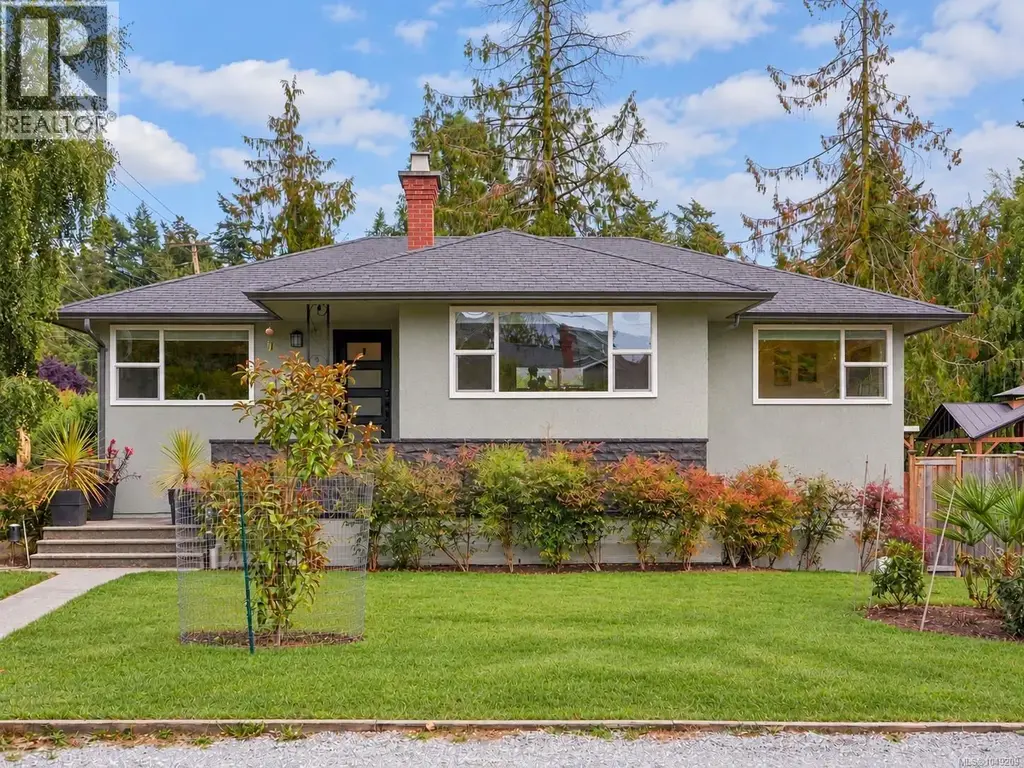 3945 Dawe Rd, Saanich