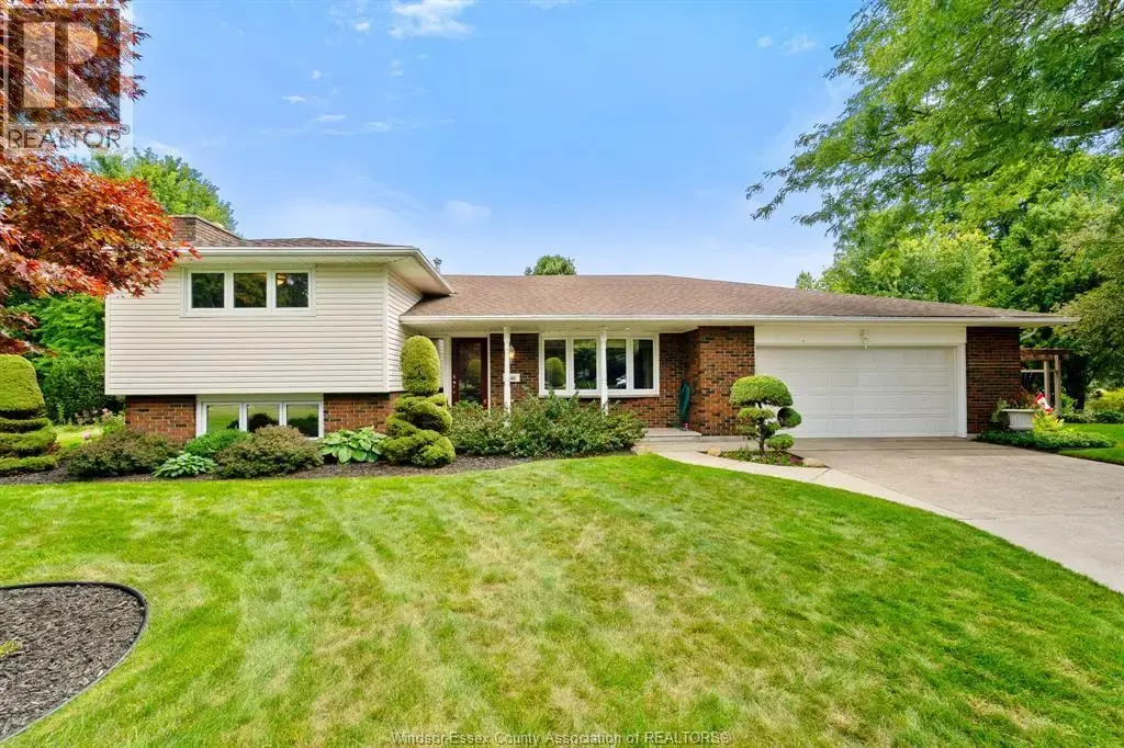 1502 Bayfield Crescent, Kingsville