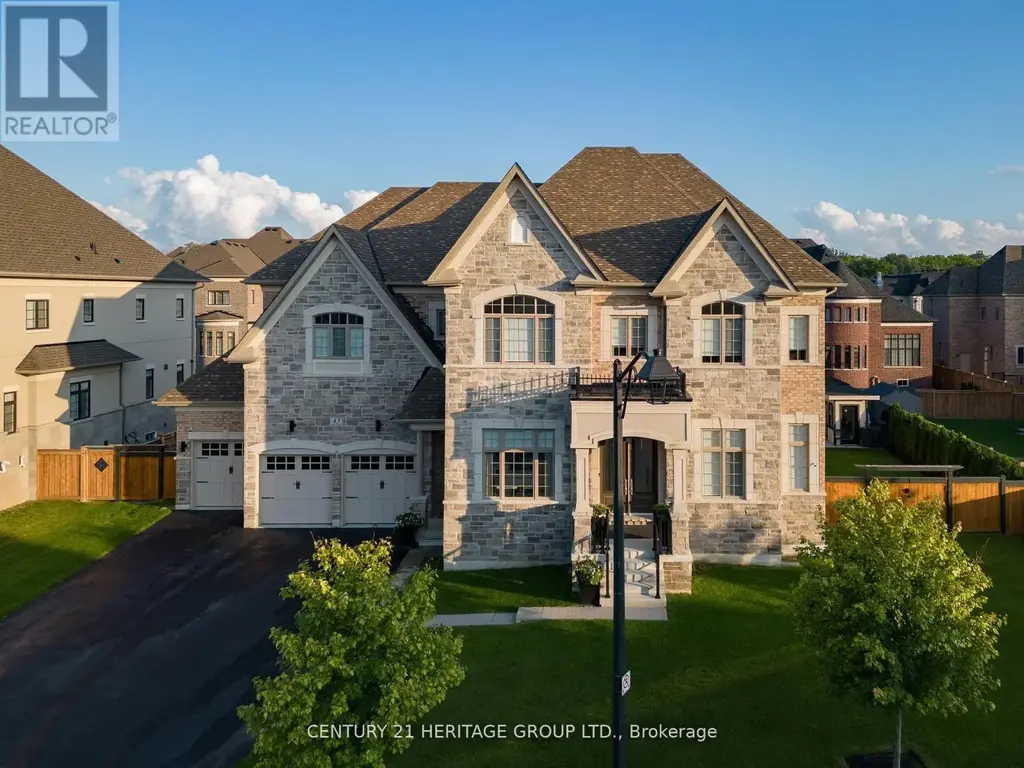 43 Sir Henry Court, King (King City)