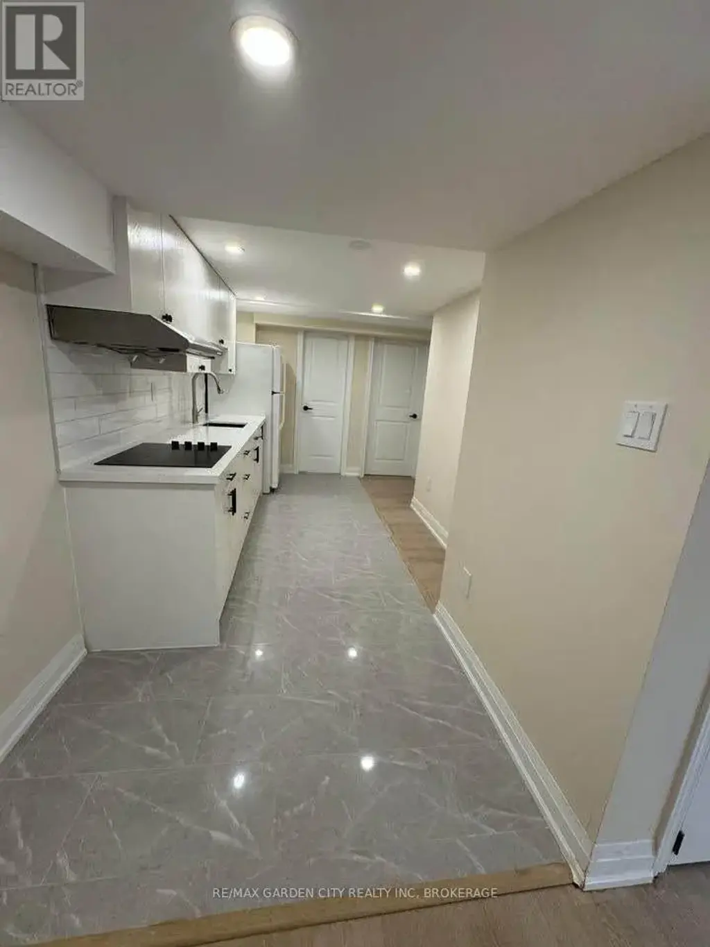 Lwr-2b - 60 Wakelin Terrace, St. Catharines (Carlton/Bunting)