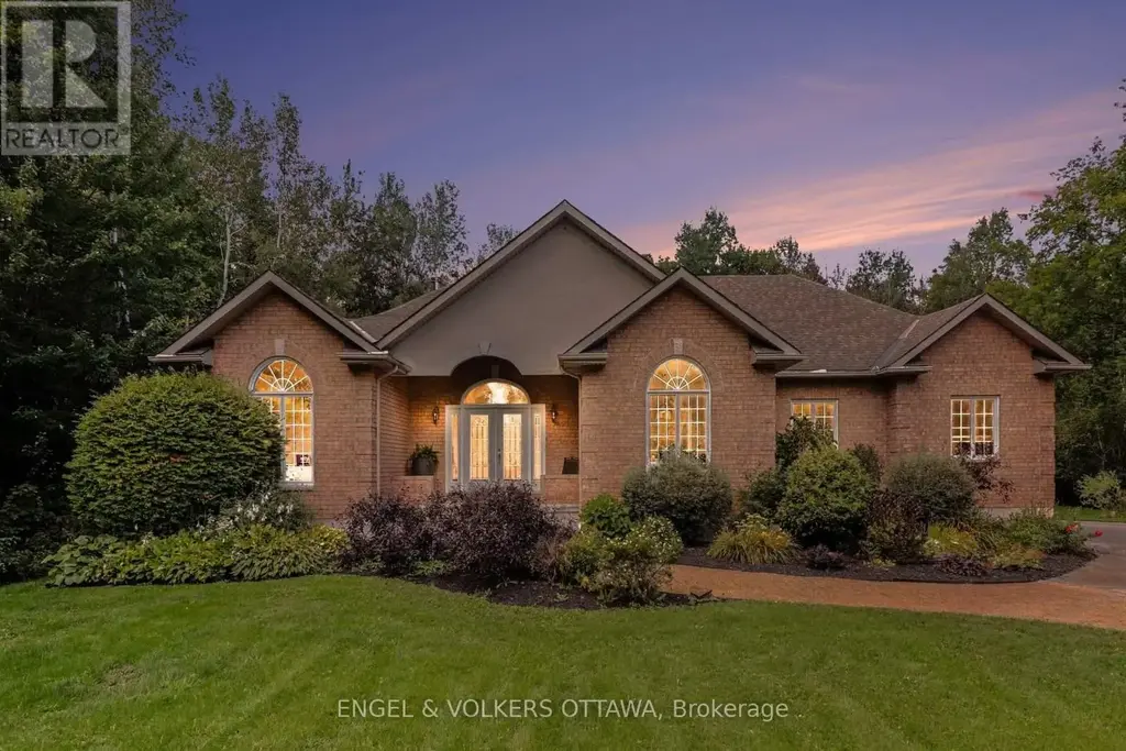6235 Deermeadow Drive, Ottawa
