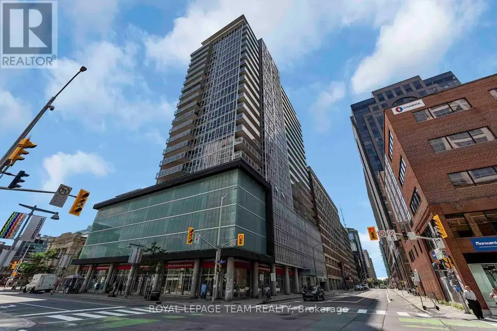 2010 - 324 Laurier Avenue W, Ottawa