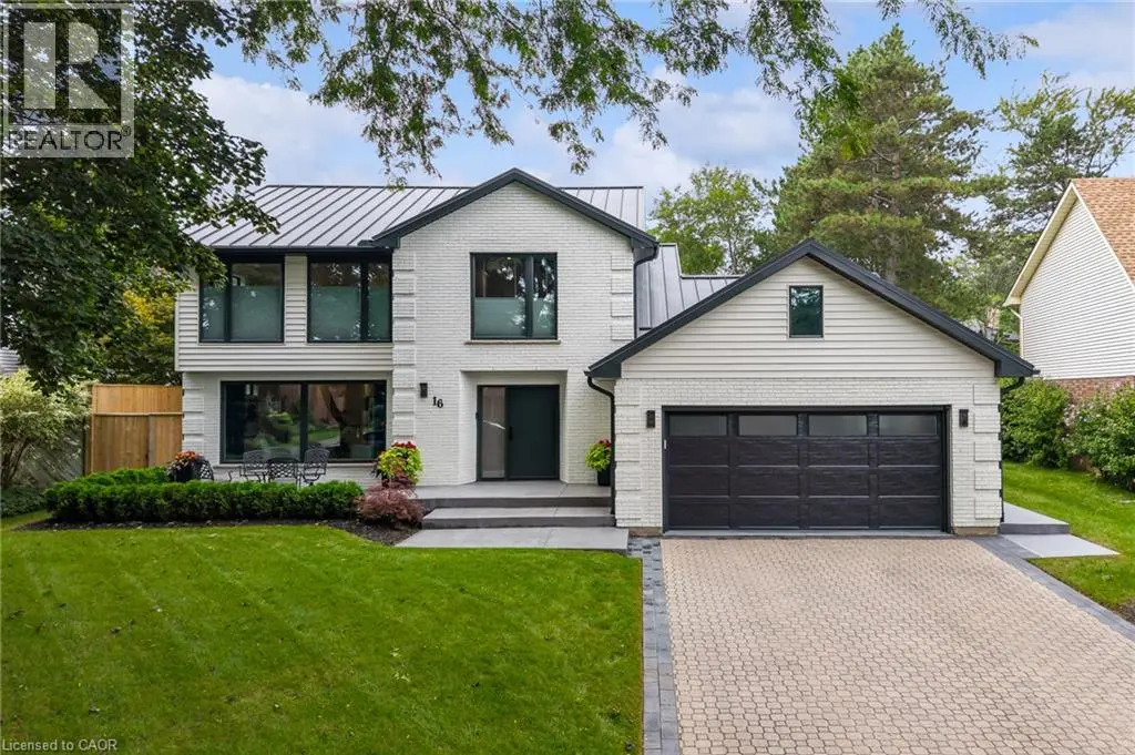 16 Whitehall Gate, Fonthill